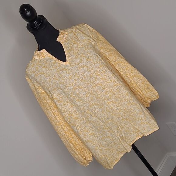 Kim Roger's sz M yellow flowers on cream background blouse - Picture 1 of 9